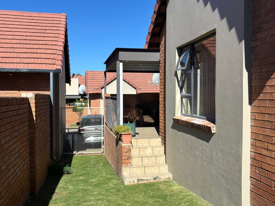 3 Bedroom Property for Sale in Wild Olive Estate Free State